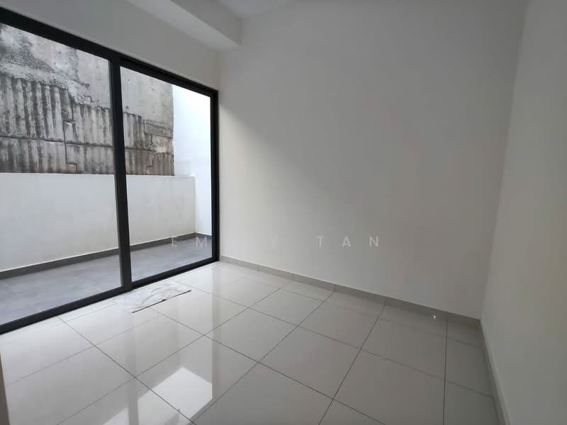 3-storey Terraced House for Rent in Damansara Perdana (Selangor) - Emily Tan - Balcony - PropertyGuru.com.my