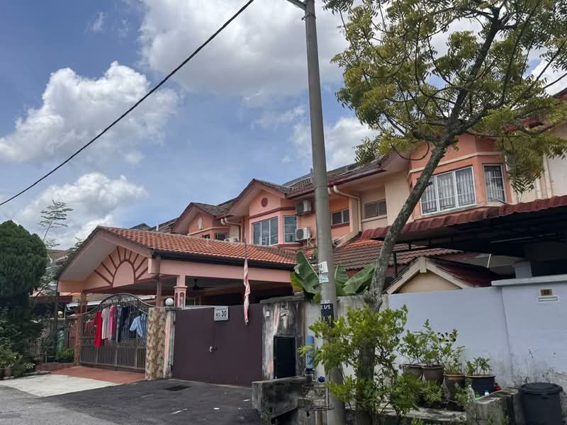 2-storey Terraced House for Sale in Sungai Buloh (Selangor) - Loh KC - Exterior - PropertyGuru.com.my