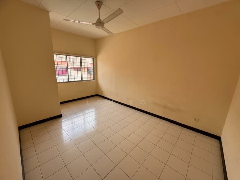 2-storey Terraced House for Sale in Sungai Buloh (Selangor) - Loh KC - Interior - PropertyGuru.com.my