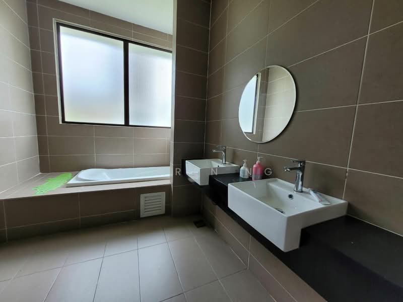 Rumah Berkembar untuk Dijual di Usj 3a (Subang Jaya) - Darren Ng - Bathroom - PropertyGuru.com.my