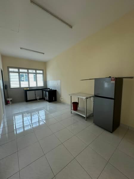 Rumah Teres 1 Tingkat untuk Disewa di Bandar Indahpura (Kulai) - Eric Lee - Kitchen - PropertyGuru.com.my