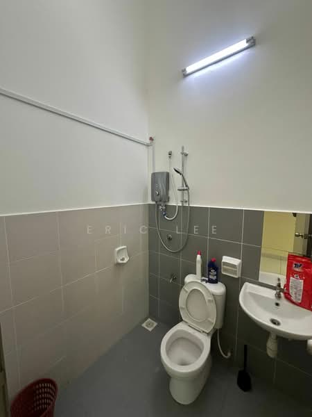 Rumah Teres 1 Tingkat untuk Disewa di Bandar Indahpura (Kulai) - Eric Lee - Bathroom - PropertyGuru.com.my