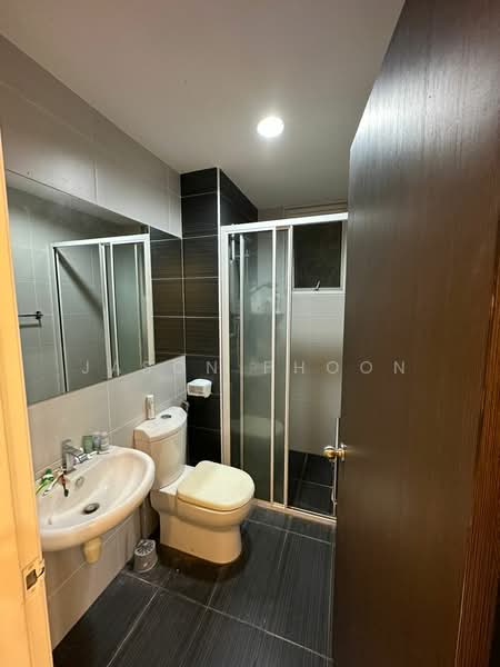 Kondominium untuk Dijual di Reflections Condominium - Jason Phoon - Bathroom - PropertyGuru.com.my
