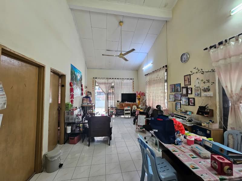Semi-Detached House for Sale in Taman Megah Ria (Masai) - Kavin Tan - Living Room - PropertyGuru.com.my