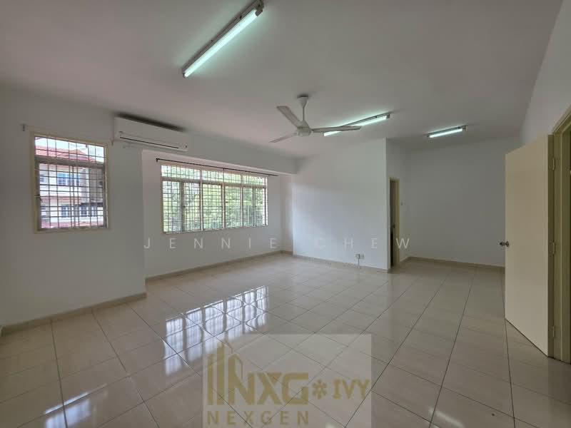Rumah Teres untuk Dijual di Bandar Bukit Tinggi 2 (Klang) - Jennie Chew - Living Room - PropertyGuru.com.my