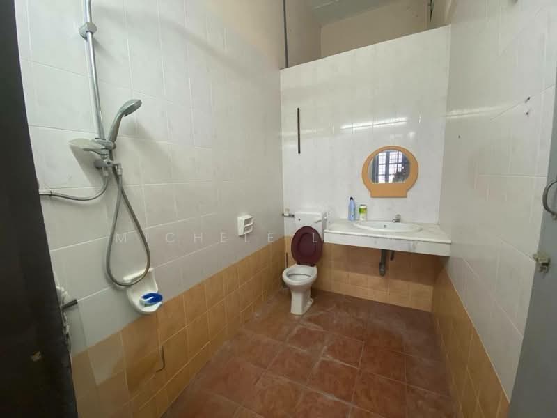 2-storey Terraced House for Sale in Taman Rasi Jaya (Menglembu) - Michele Leong - Bathroom - PropertyGuru.com.my