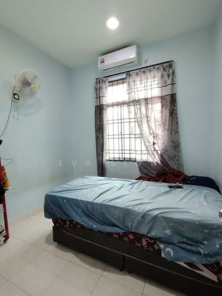 1-storey Terraced House for Sale in Taman Kempas Indah (Tebrau) - Eva Siow - Bedroom - PropertyGuru.com.my