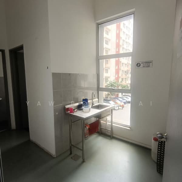 Kedai untuk Disewa di Kampung Baru Salak Selatan (Salak South) - Yaw Bon Chai - Interior - PropertyGuru.com.my