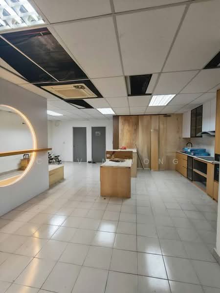 Kilang untuk Disewa di Taman Desa Cemerlang (Ulu Tiram) - Calvin Wong - Kitchen - PropertyGuru.com.my