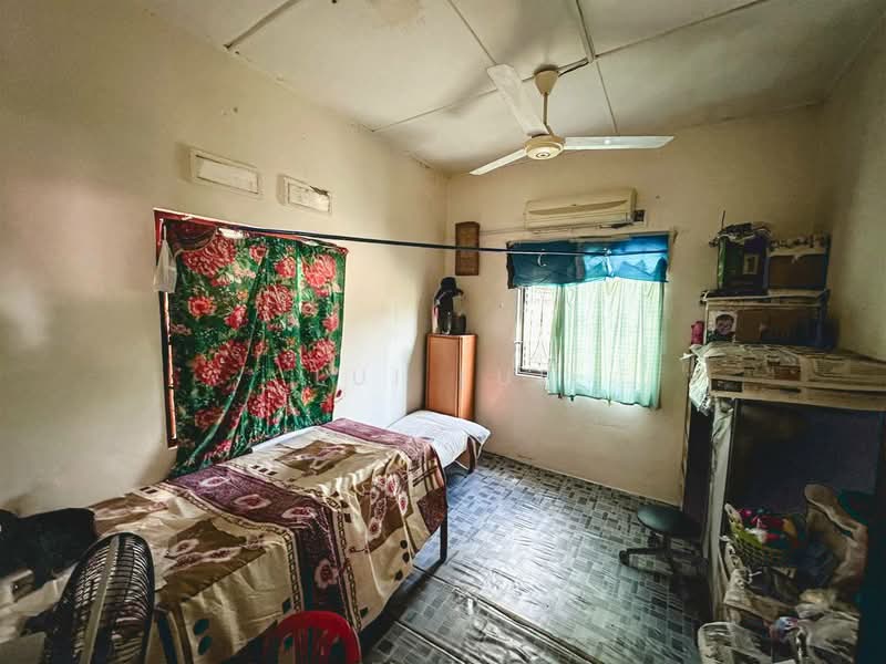 Rumah Teres 1 Tingkat untuk Dijual di Taman Abad (Johor Bahru) - Lui Lui - Bedroom - PropertyGuru.com.my