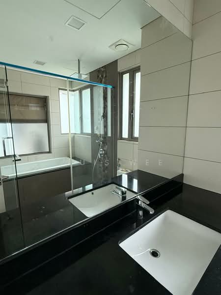 Kondominium untuk Disewa di KM1 West - Louis Wee - Bathroom - PropertyGuru.com.my