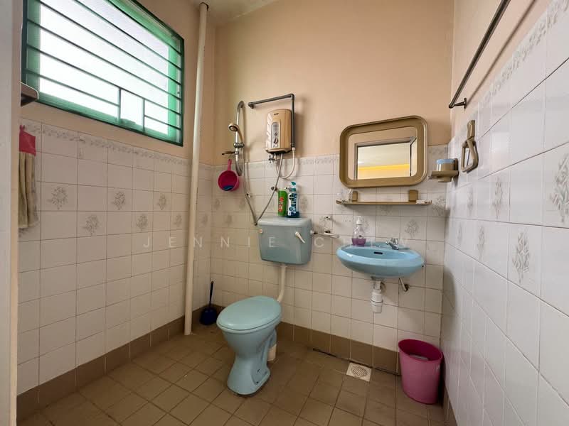 Rumah Teres untuk Dijual di Taman Bayu Perdana (Klang) - Jennie Chew - Bathroom - PropertyGuru.com.my