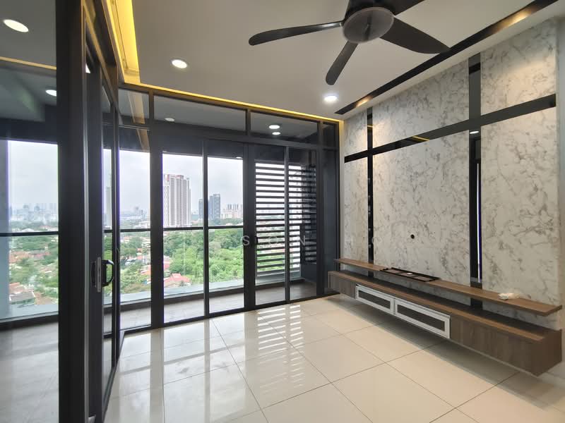 Kondominium untuk Dijual di Bennington Residences @ SkyArena - Kenson Ho - Living Room - PropertyGuru.com.my