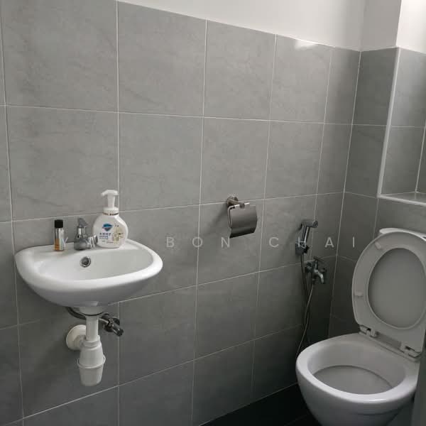 Kedai untuk Disewa di Kampung Baru Salak Selatan (Salak South) - Yaw Bon Chai - Bathroom - PropertyGuru.com.my