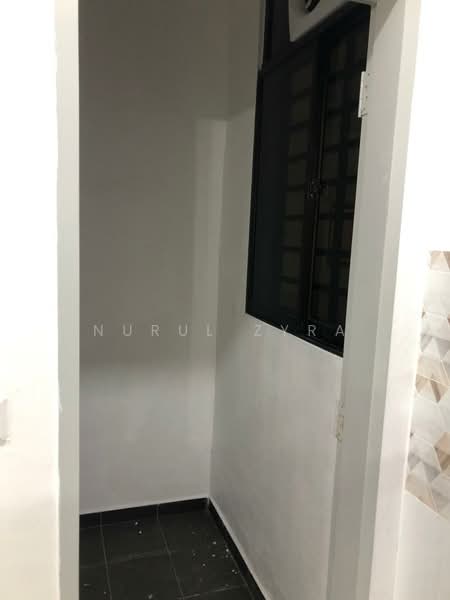 Servis Apartment untuk Dijual di JRK Senesta - Nurul Zyra - Interior - PropertyGuru.com.my