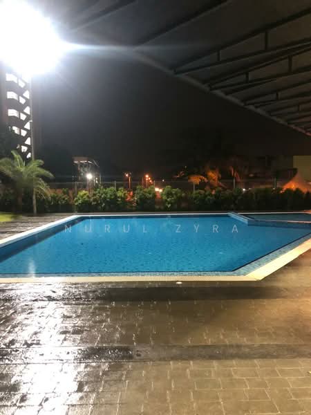 Servis Apartment untuk Dijual di JRK Senesta - Nurul Zyra - Pool - PropertyGuru.com.my