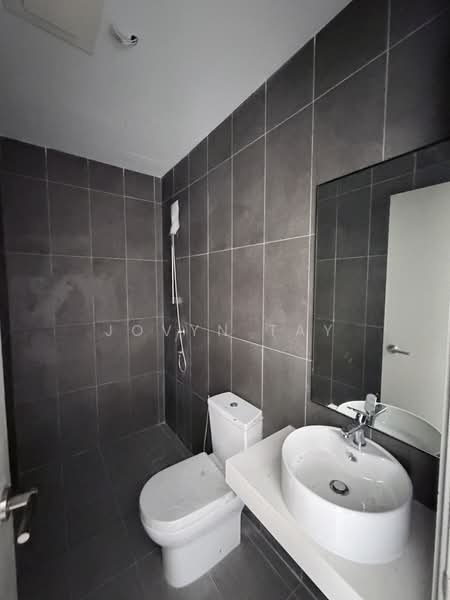 Servis Apartment untuk Dijual di Astoria Ampang - Jovyn Tay - Bathroom - PropertyGuru.com.my