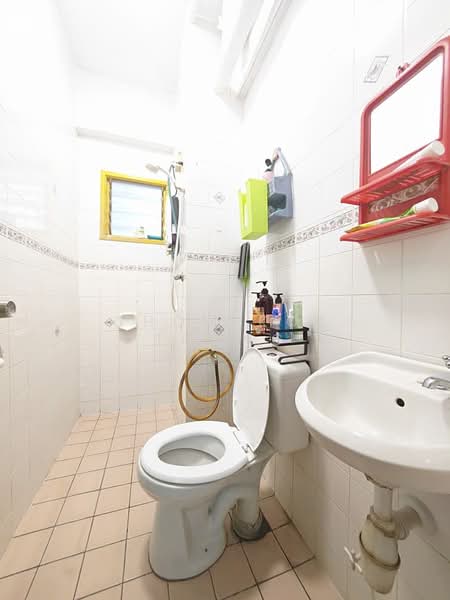 Pangsapuri untuk Dijual di Sri Teratai Apartment - Chow Kok Toong - Bathroom - PropertyGuru.com.my