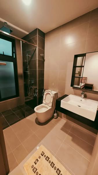 Servis Apartment untuk Disewa di Sunway Belfield - Paul Wong - Bathroom - PropertyGuru.com.my