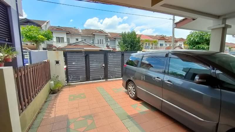 Rumah Teres 2 Tingkat untuk Dijual di Saujana Damansara (Damansara Damai) - Evelyn Khoo - Car Porch - PropertyGuru.com.my