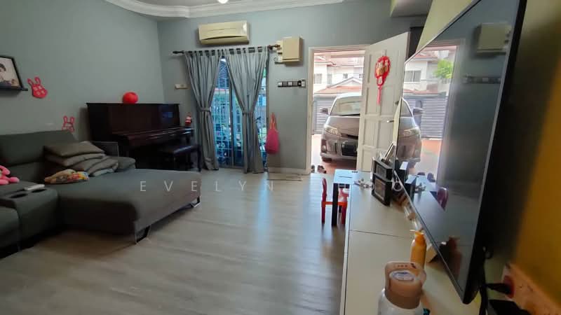 Rumah Teres 2 Tingkat untuk Dijual di Saujana Damansara (Damansara Damai) - Evelyn Khoo - Living Room - PropertyGuru.com.my