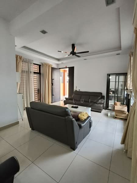 Rumah Kluster untuk Dijual di Taman Setia Indah (Tebrau) - Lui Lui - Living Room - PropertyGuru.com.my