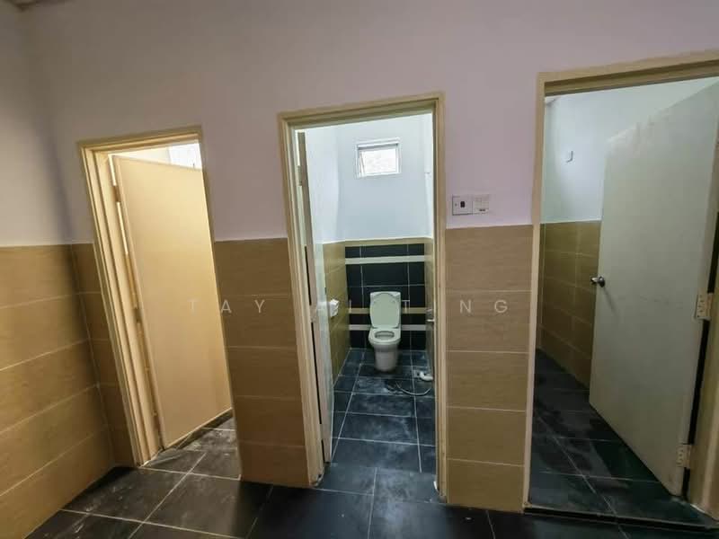 Kilang untuk Disewa di Kempas Lama (Johor Bahru) - Tay Ai Ting - Bathroom - PropertyGuru.com.my