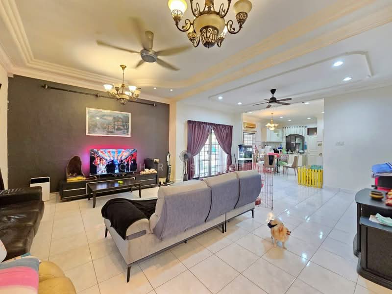 2-storey Terraced House for Sale in Taman Bukit Tiram (Ulu Tiram) - Chris Lee - Living Room - PropertyGuru.com.my