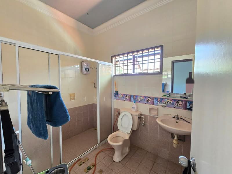 2-storey Terraced House for Sale in Taman Bukit Tiram (Ulu Tiram) - Chris Lee - Bathroom - PropertyGuru.com.my