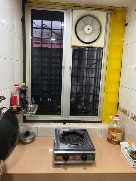 Flat for Sale at Medan Batu Caves - Kent Goey - Kitchen - PropertyGuru.com.my