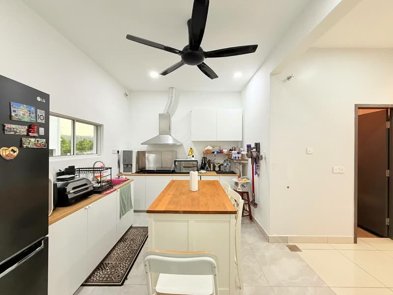 Rumah Teres 2 Tingkat untuk Dijual di Alam Sari (Bangi) - BILYA ARIFF - Kitchen - PropertyGuru.com.my