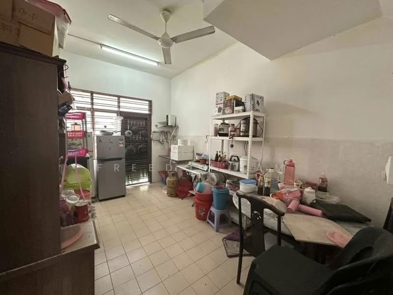 2-storey Terraced House for Sale in Kulai (Johor) - Freedom Lam - Kitchen - PropertyGuru.com.my