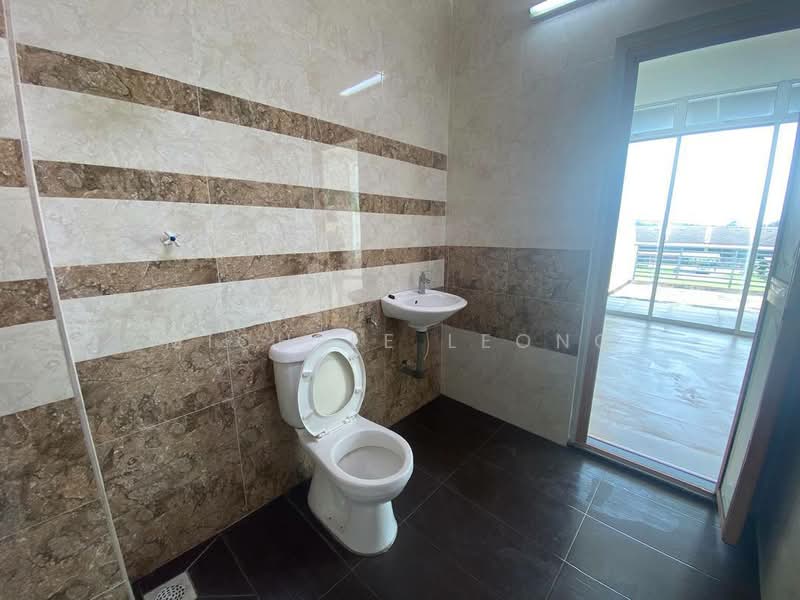 2-storey Terraced House for Sale in Medan Klebang Sentosa (Chemor) - Michele Leong - Bathroom - PropertyGuru.com.my