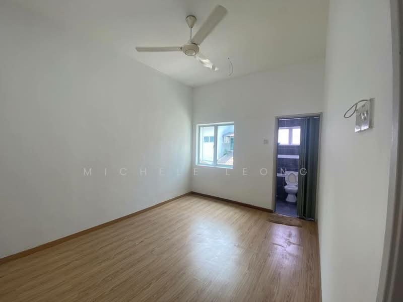 2-storey Terraced House for Sale in Medan Klebang Sentosa (Chemor) - Michele Leong - Bathroom - PropertyGuru.com.my