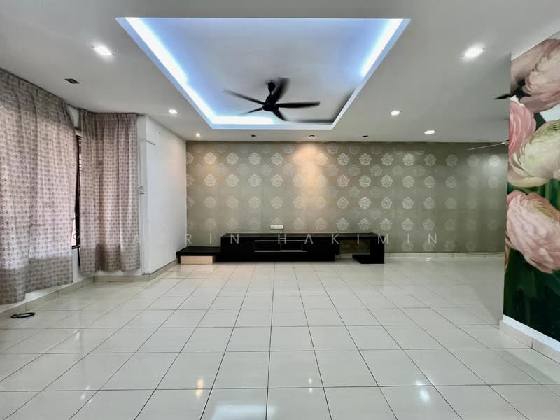 2-storey Terraced House for Sale in Seksyen 27 (Shah Alam) - Nazrin Hakimin - Living Room - PropertyGuru.com.my