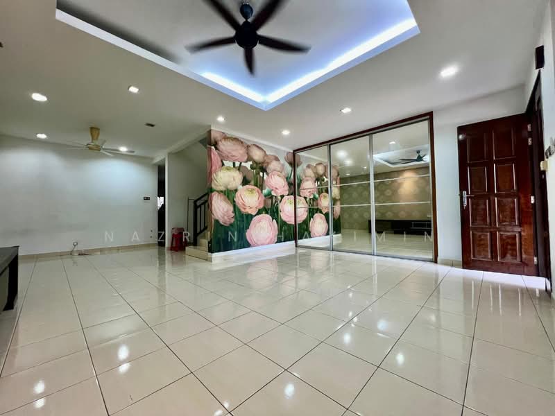 2-storey Terraced House for Sale in Seksyen 27 (Shah Alam) - Nazrin Hakimin - Living Room - PropertyGuru.com.my