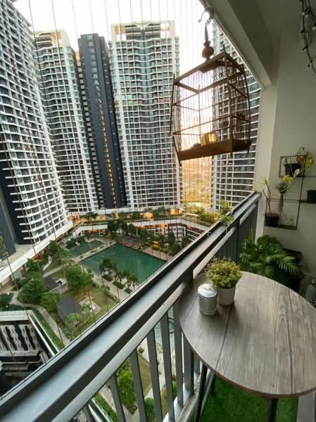 Servis Apartment untuk Dijual di KL Traders Square - Wesley Fu - Balcony - PropertyGuru.com.my