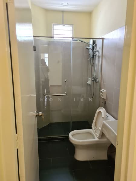 Bungalow for Sale in Bukit Damansara (Damansara Heights) - Hon Ian - Bathroom - PropertyGuru.com.my