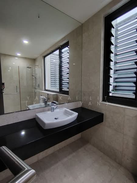 Rumah Banglo untuk Dijual di Ampang Jaya (Ampang) - Yan Kai Lit (Kelly Yan) - 2nd bedroom en-suite Bathroom - PropertyGuru.com.my