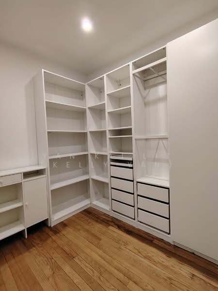 Rumah Banglo untuk Dijual di Ampang Jaya (Ampang) - Yan Kai Lit (Kelly Yan) - Master bedroom Walk-in wardrobe - PropertyGuru.com.my