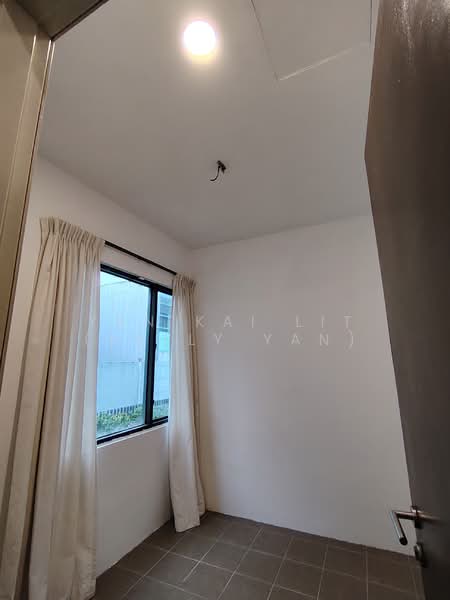 Rumah Banglo untuk Dijual di Ampang Jaya (Ampang) - Yan Kai Lit (Kelly Yan) - Maid room en-suite bathroom - PropertyGuru.com.my