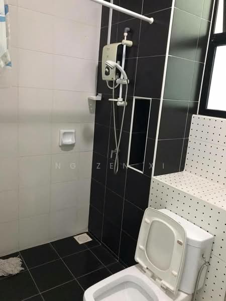 Servis Apartment untuk Dijual di The Sky Executive Suites - NG ZEN XI - Bathroom - PropertyGuru.com.my