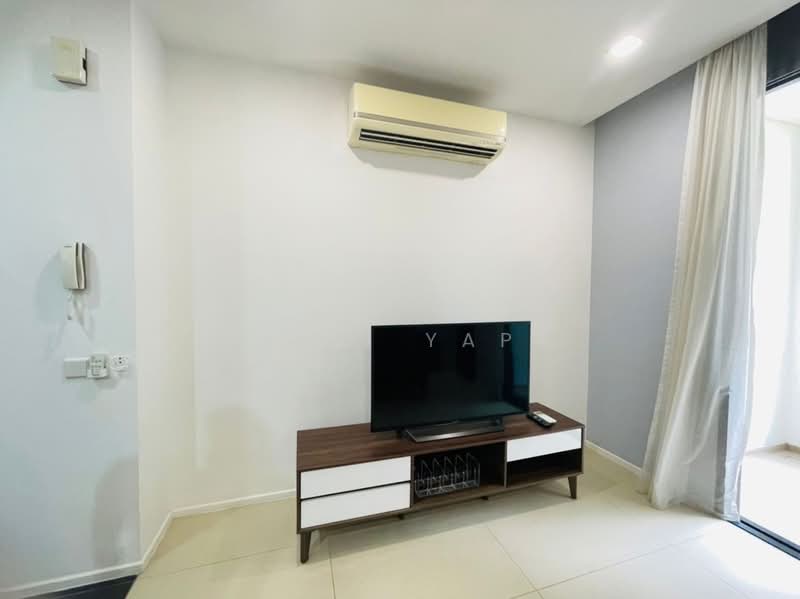 Servis Apartment untuk Disewa di Arcoris SOHO - Kiki Yap - Living Room - PropertyGuru.com.my