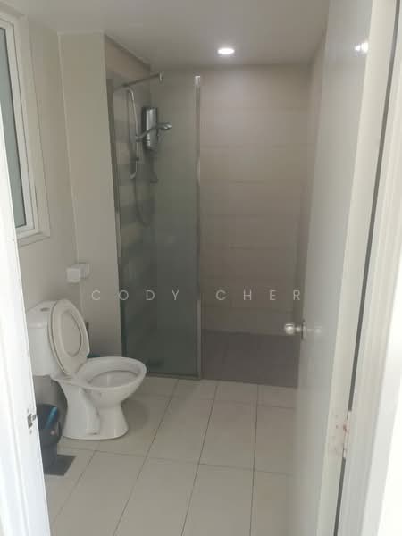 Servis Apartment untuk Dijual di Menara U2 - Cody Cher - Bathroom - PropertyGuru.com.my