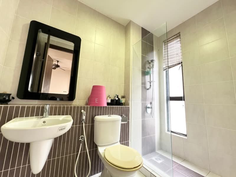 Rumah Berkembar untuk Dijual di Bandar Sungai Long (Selangor) - Wei Liew - Bathroom - PropertyGuru.com.my