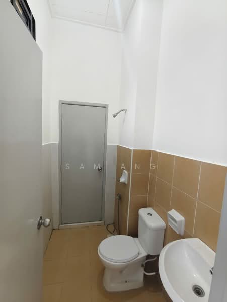 Rumah Teres 1 Tingkat untuk Disewa di Johor Bahru (Johor) - Sam Ang - Bathroom - PropertyGuru.com.my