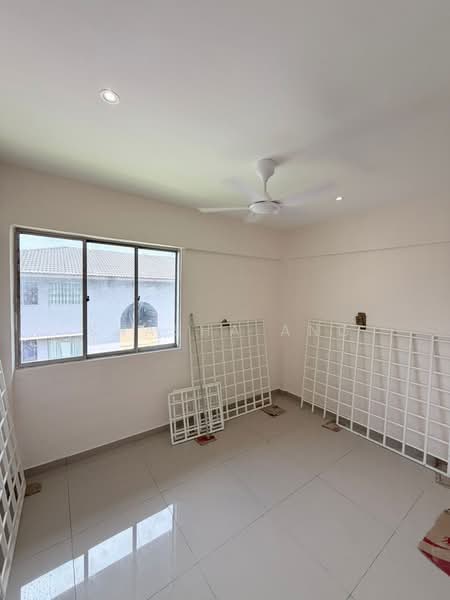 Rumah Flat untuk Dijual di Flat Taman Rinting - Shasha Ang - PropertyGuru.com.my
