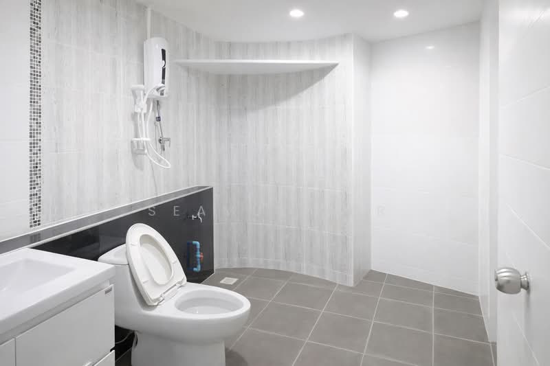 Hotel / Resort for Rent in Taman Pelangi (Johor Bahru) - Seamus Kor - Bathroom - PropertyGuru.com.my