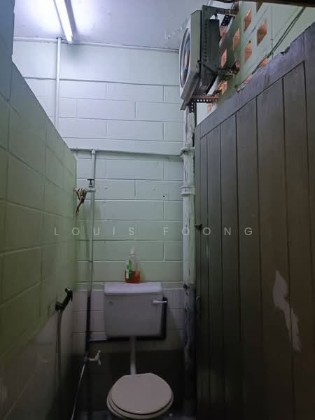 1-storey Terraced House for Sale in Kepong Baru (Kepong) - Louis Foong - Bathroom - PropertyGuru.com.my