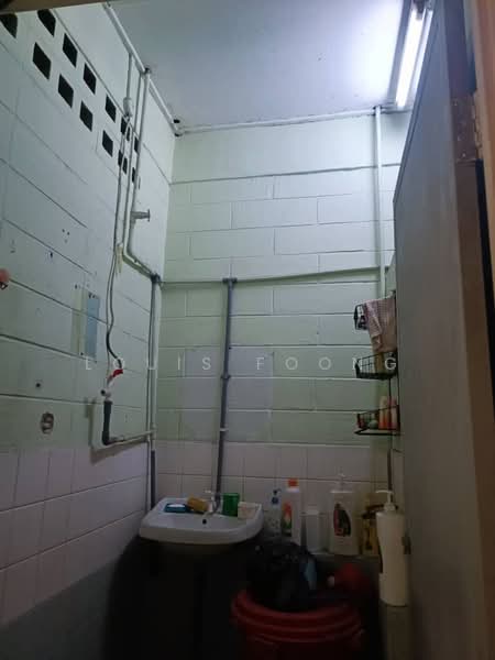 1-storey Terraced House for Sale in Kepong Baru (Kepong) - Louis Foong - Bathroom - PropertyGuru.com.my